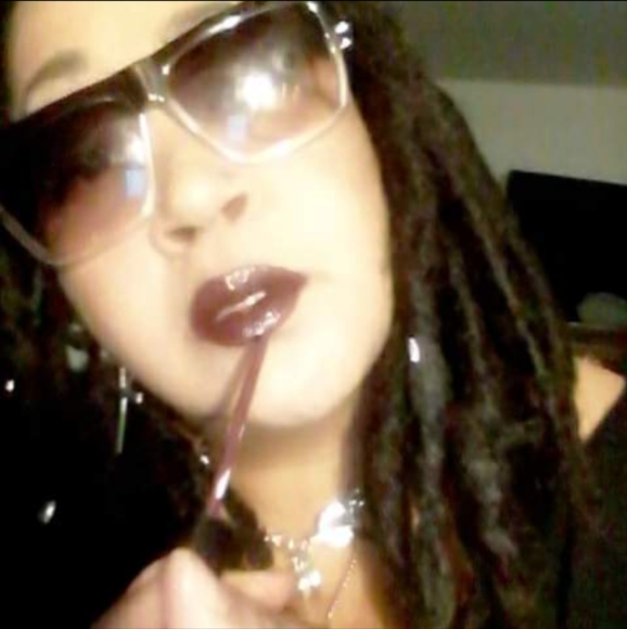 Meet your Posher, Theresa Asiya - Picture 6 of 8